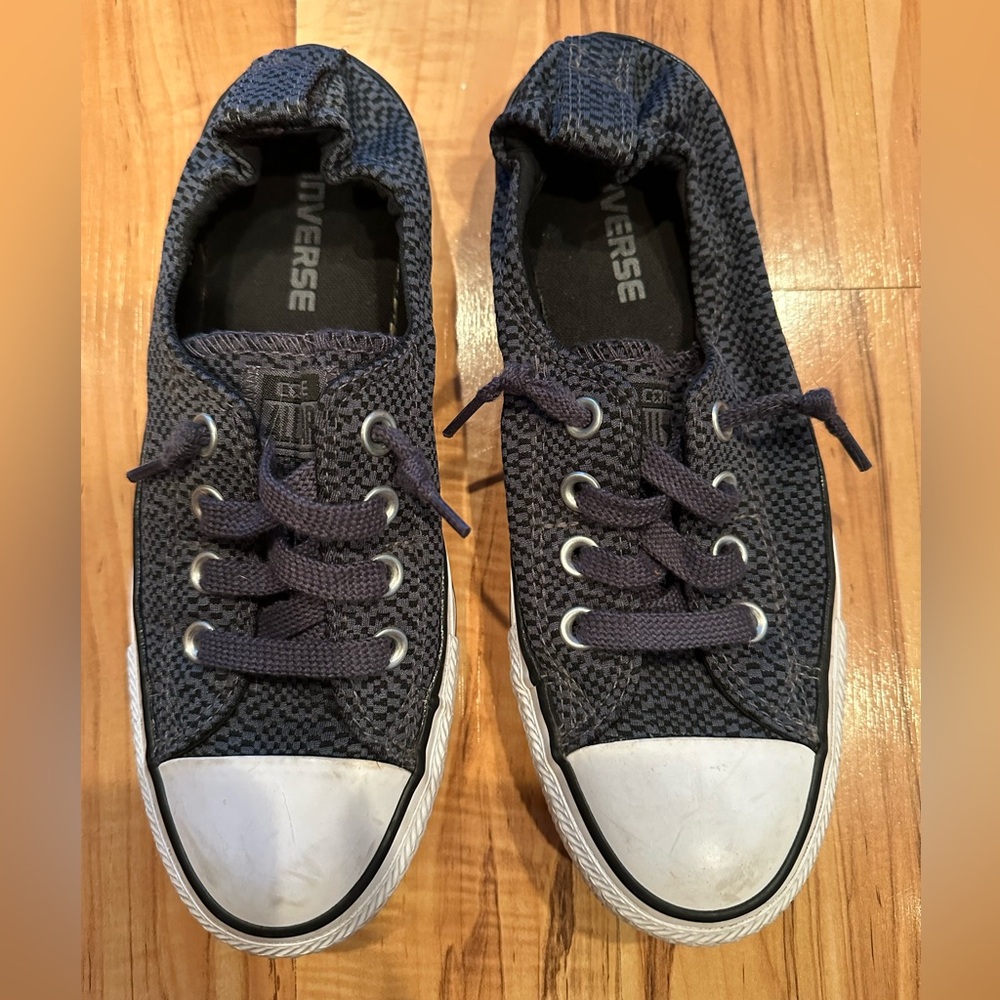 Converse Low Tops Women’s Size 7 Black & Grey LIKE NEW!